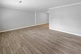 8438 Stonewall Jackson Dr, Jonesboro, GA 30238 - Photo 5