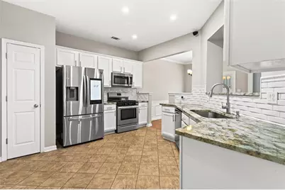 4913 Berkeley Oak Circle, Peachtree Corners, GA 30092 - Photo 9