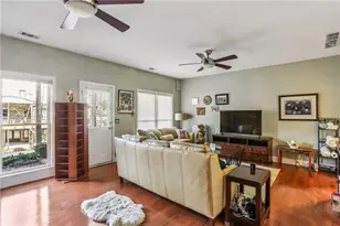 1454 Wembley Ct NE, Atlanta, GA 30329 - Photo 31