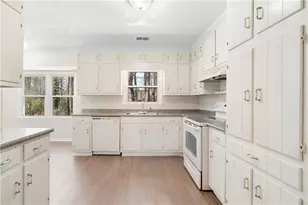 566 Sugar Valley Ln SE, Conyers, GA 30094 - Photo 7