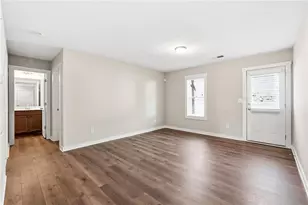 1799 Hammond Woods Cir SW, Marietta, GA 30008 - Photo 19