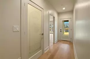 1566 Olympian Cir SW, Atlanta, GA 30310 - Photo 13