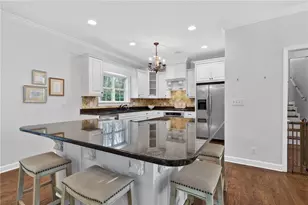 4735 Kitty Hawk Pl, Atlanta, GA 30342 - Photo 9