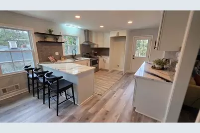 610 Glenforest Road, Atlanta, GA 30328 - Photo 13