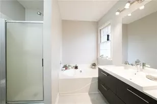 715 Lake Point Dr, Woodstock, GA 30189 - Photo 17