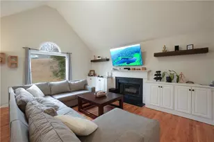 715 Lake Point Dr, Woodstock, GA 30189 - Photo 5