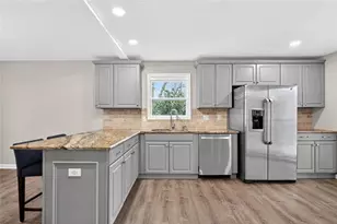 4554 S Landing Dr, Marietta, GA 30066 - Photo 13