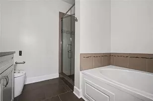 2626 Peachtree Rd NW, Atlanta, GA 30305 - Photo 17