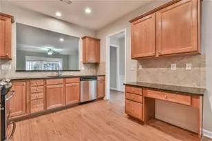 6319 Rockpoint Ln, Hoschton, GA 30548 - Photo 9