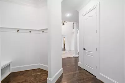 7611 Regency Circle, Sandy Springs, GA 30350 - Photo 15