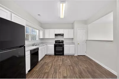 7614 Creekside Lane, Riverdale, GA 30296 - Photo 9