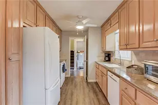 910 Timber Lake Dr, Cumming, GA 30041 - Photo 15