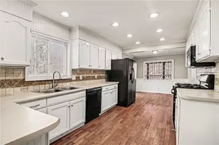209 Nacoochee Dr, Woodstock, GA 30188 - Photo 11
