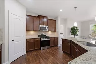 6180 Bluff Heights Dr, Cumming, GA 30040 - Photo 17