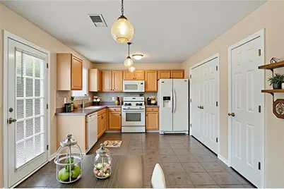 652 Rayella Drive, Stockbridge, GA 30281 - Photo 9