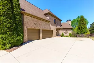 5940 Boulder Bluff Dr, Cumming, GA 30040 - Photo 3