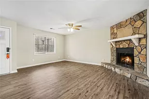 2221 Davis Oaks Ct, Stone Mountain, GA 30087 - Photo 3