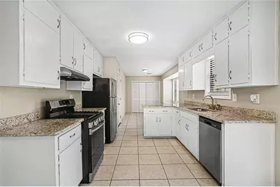 2221 Davis Oaks Court, Stone Mountain, GA 30087 - Photo 7