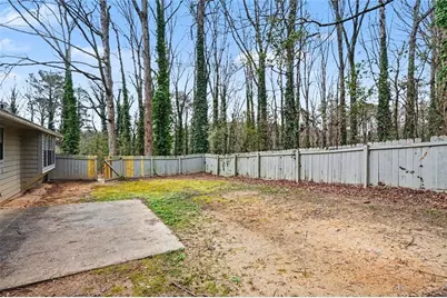2221 Davis Oaks Court, Stone Mountain, GA 30087 - Photo 19