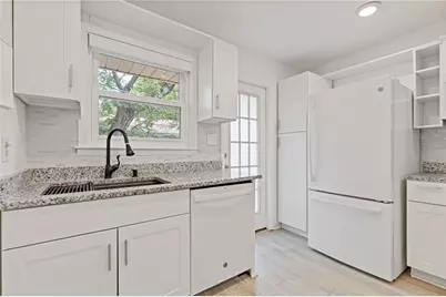 3510 Roswell Road #APT C2, Atlanta, GA 30305 - Photo 9