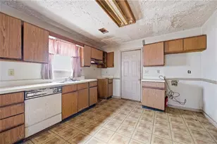 1044 Autumn Crest Ct, Stone Mountain, GA 30083 - Photo 7