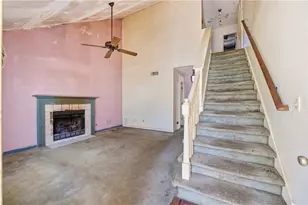 1044 Autumn Crest Ct, Stone Mountain, GA 30083 - Photo 3