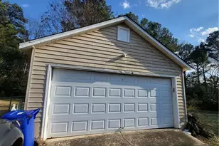 592 Allgood Rd, Stone Mountain, GA 30083 - Photo 9