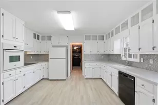 4803 Tomahawk Ct SW, Lilburn, GA 30047 - Photo 7