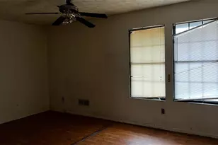 3291 Wintercreeper Dr, Lithonia, GA 30038 - Photo 11