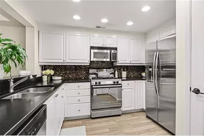 3636 Habersham Road NW #2204, Atlanta, GA 30305 - Photo 11