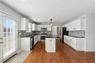 661 Roxtree Ct, Buford, GA 30518 - Photo 9