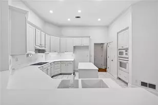 1235 Regency Center Dr SW, Atlanta, GA 30331 - Photo 13