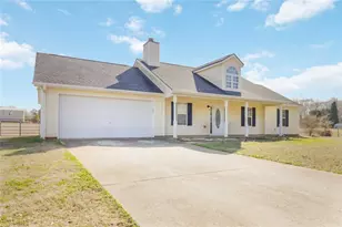 802 Spicebush Path, Locust Grove, GA 30248 - Photo 3