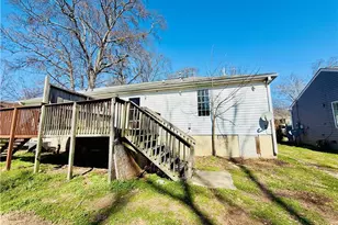 328 Roosevelt Cir NE, Marietta, GA 30060 - Photo 9