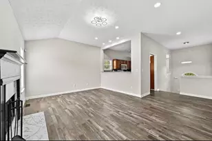 4747 Melbourne Trail, Flowery Branch, GA 30542 - Photo 7