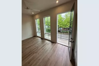 988 Bibbs Circle NW #31, Atlanta, GA 30318 - Photo 3