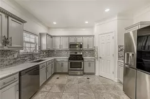 2251 Grovemont Dr, Duluth, GA 30096 - Photo 9