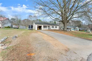 5933 Fieldstone Ct, Clermont, GA 30527 - Photo 3