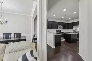 990 Parkside Wood Ct, Lawrenceville, GA 30043 - Photo 9