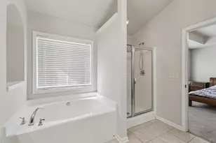 990 Parkside Wood Ct, Lawrenceville, GA 30043 - Photo 23