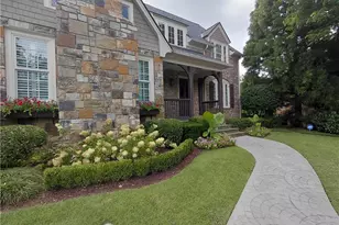 185 Trimble Crest Dr, Atlanta, GA 30342 - Photo 9