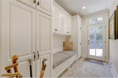 185 Trimble Crest Drive, Atlanta, GA 30342 - Photo 9