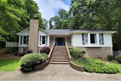 820 Oakhaven Drive, Roswell, GA 30075 - Photo 1