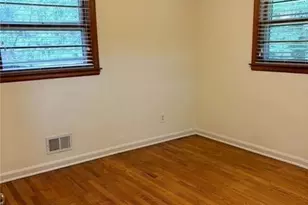 2560 Wood Valley Dr, East Point, GA 30344 - Photo 9
