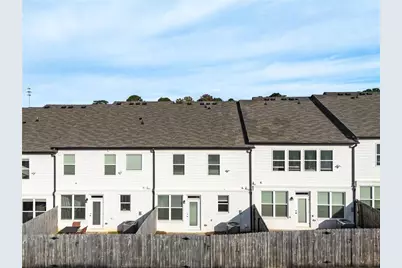 124 Auburn Woods Drive, Auburn, GA 30011 - Photo 3