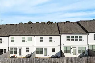 124 Auburn Woods Dr, Auburn, GA 30011 - Photo 3