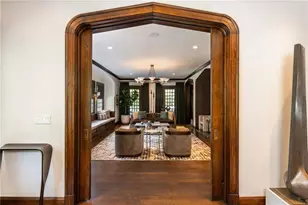 210 Peachtree Cir NE, Atlanta, GA 30309 - Photo 11