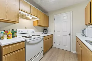 1202 Fairington Village Dr, Lithonia, GA 30038 - Photo 11