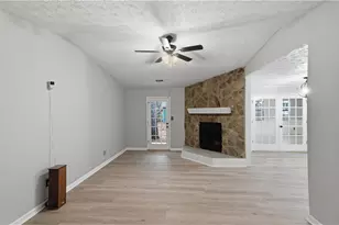 621 Maple Dr, Riverdale, GA 30274 - Photo 5