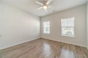 1584 Long Shadow Ln, Snellville, GA 30078 - Photo 5